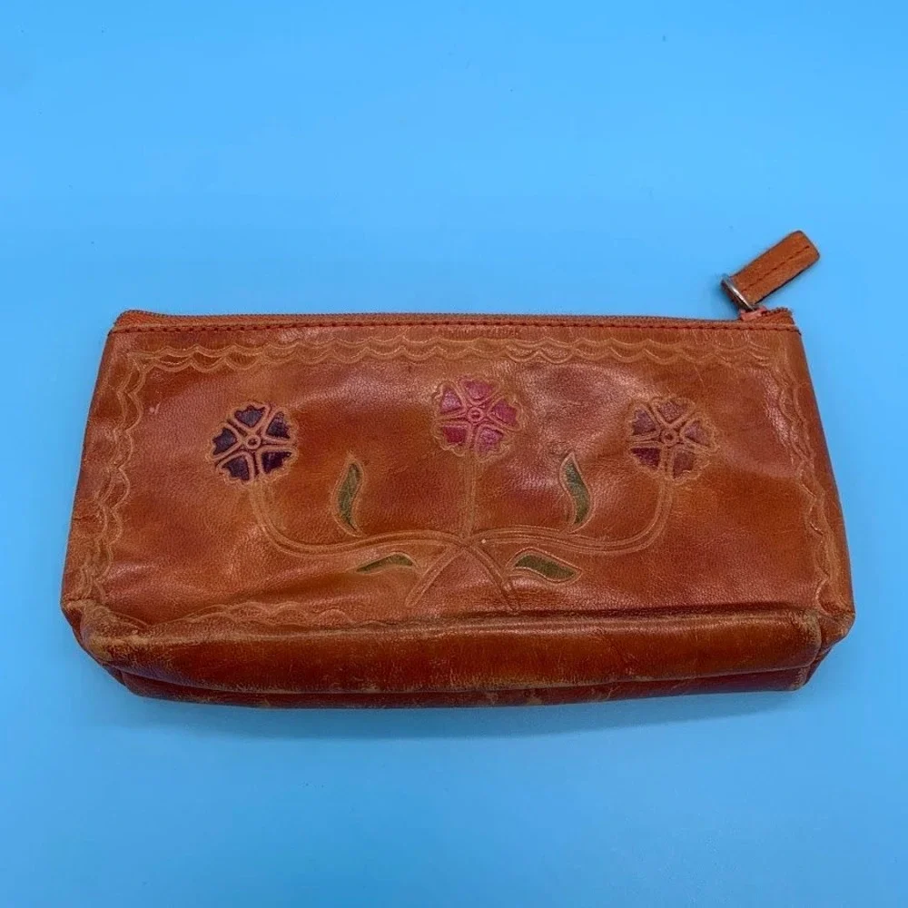 Vintage 70s Tan Leather Floral Embossed Zipper Pouch Wallet Boho Hippie